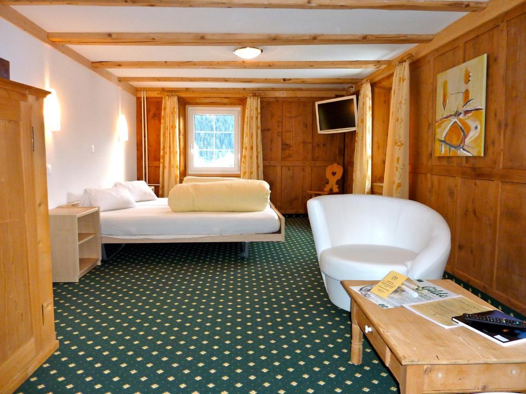 Hotel Posta Sedrun Camera foto