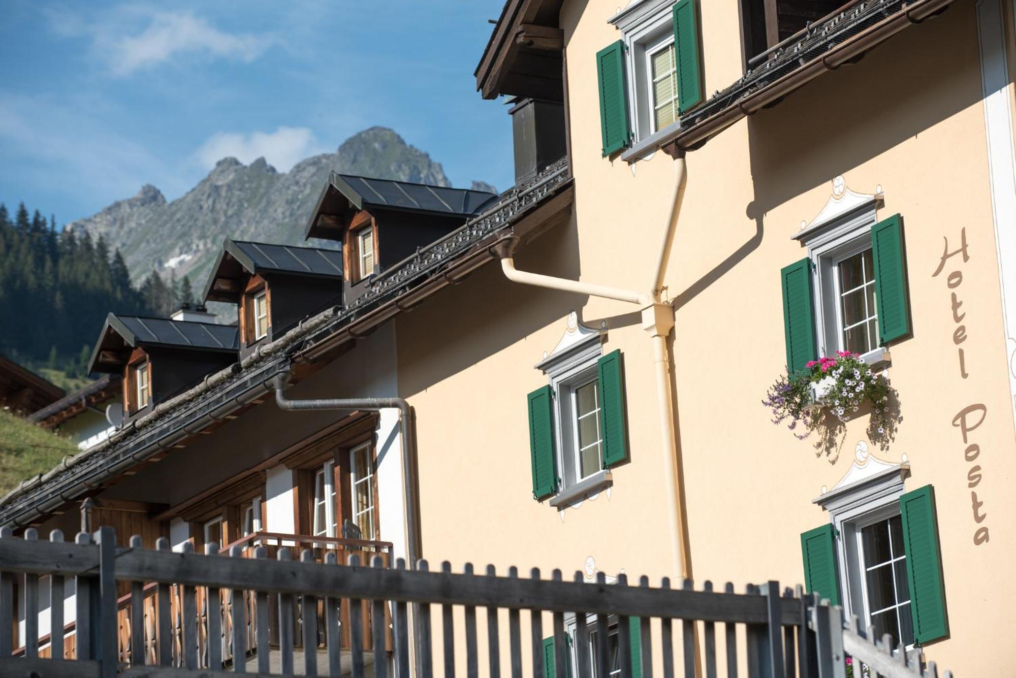 Hotel Posta Sedrun Esterno foto