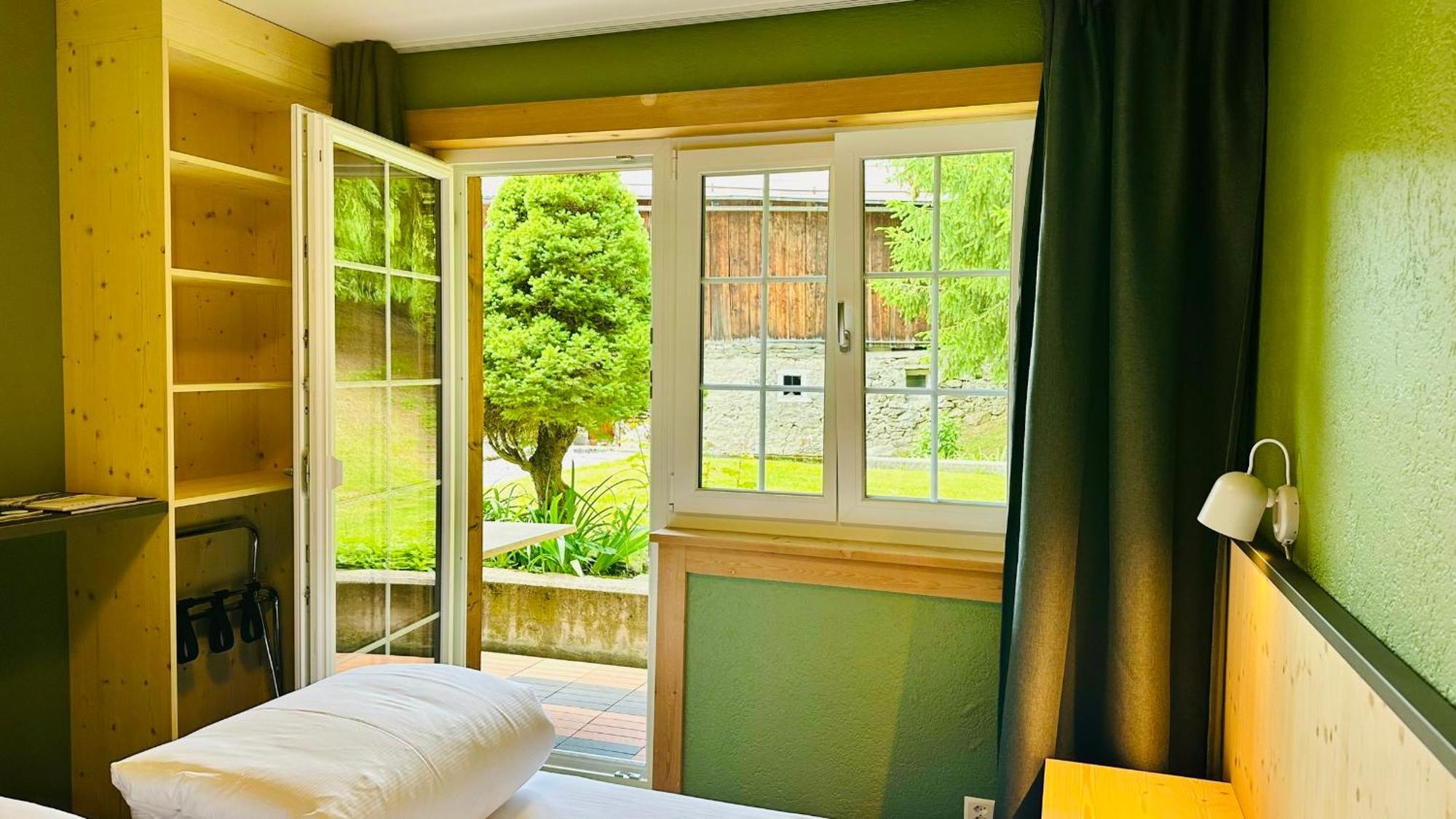 Hotel Posta Sedrun Esterno foto