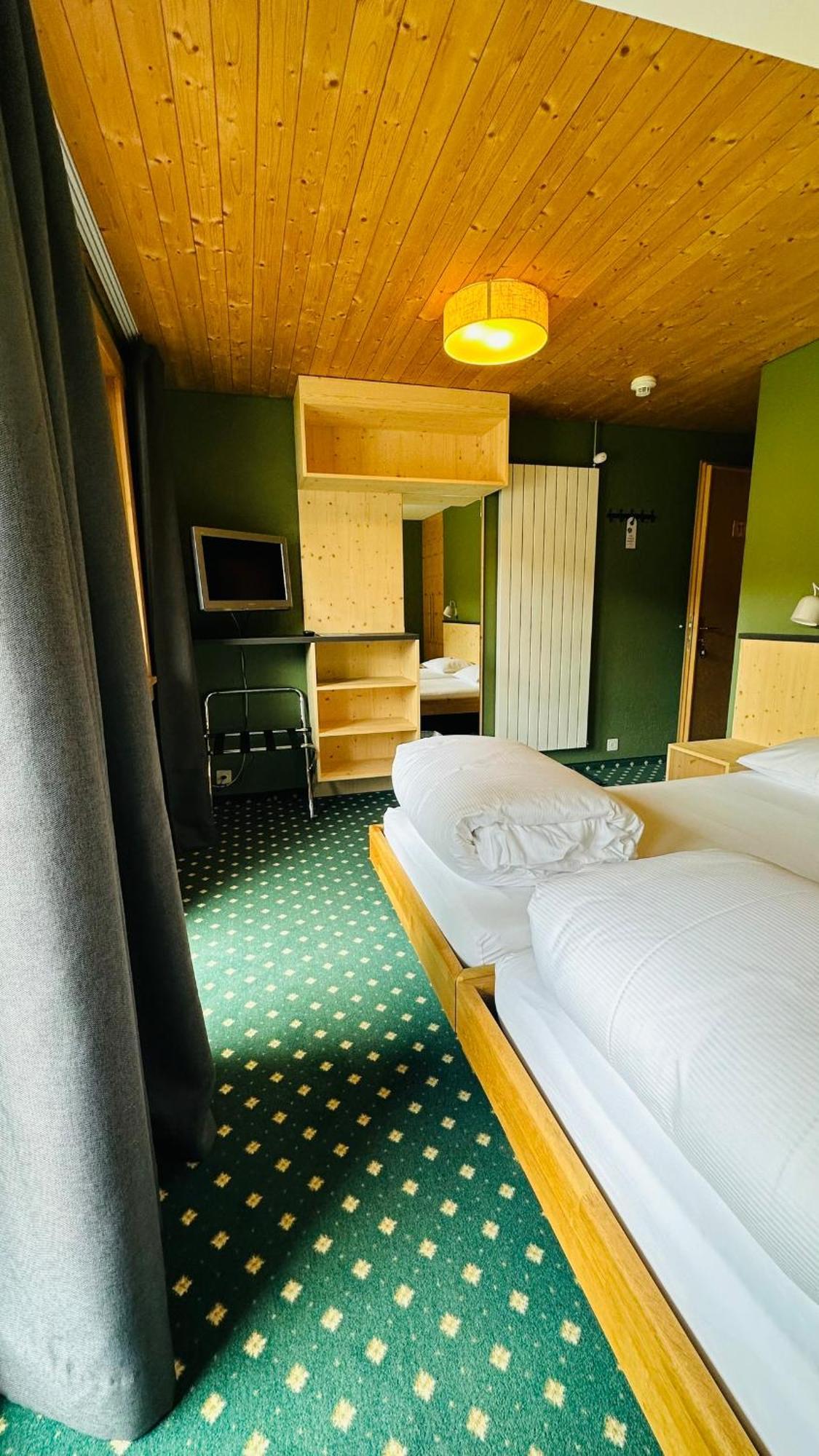 Hotel Posta Sedrun Esterno foto